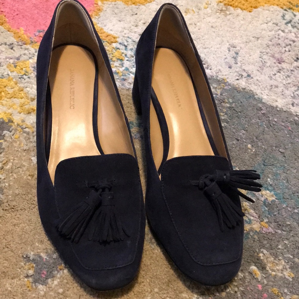 Banana Republic suede pumps